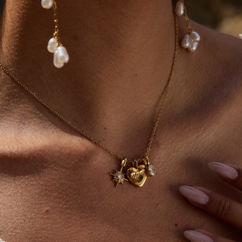 Gold MOM Heart Necklace (18K)