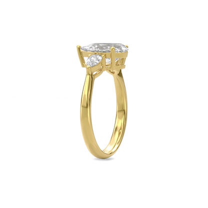 Daphnis Three Stones Engagement Ring Pear•Yellow Gold